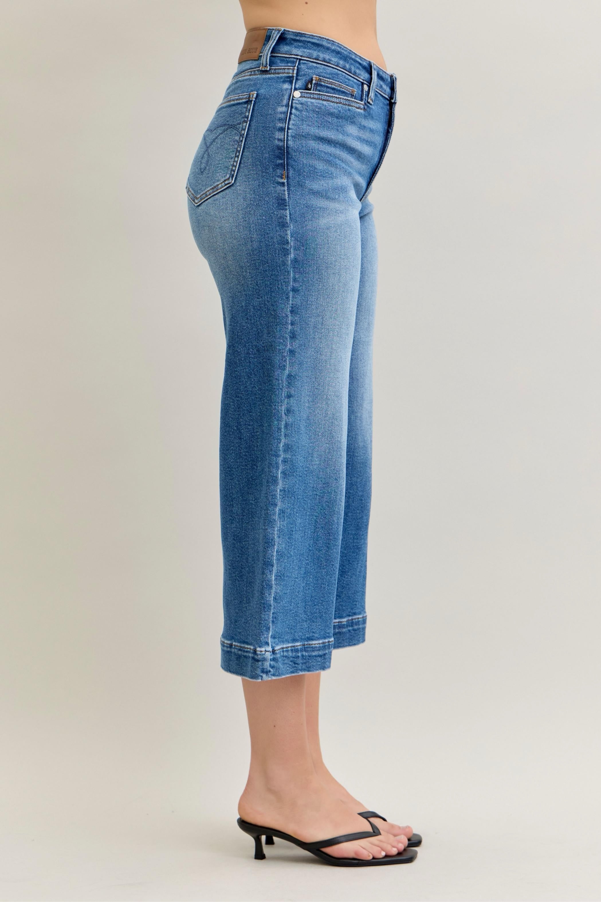 Judy Blue Mr Wide Crop Vintage Pkts & Wide Hem