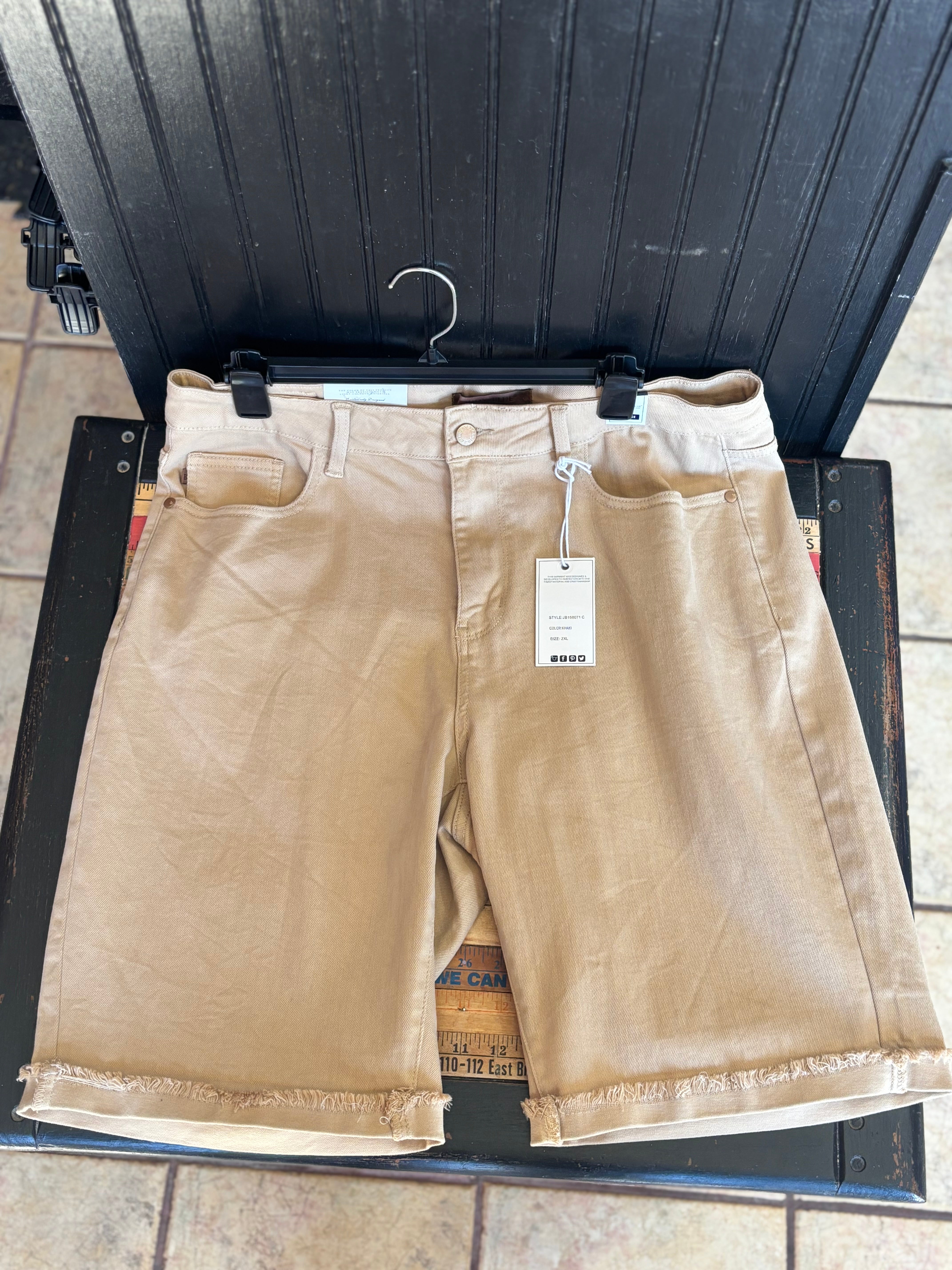 Judy Blue Mid-Rise Khaki Shorts