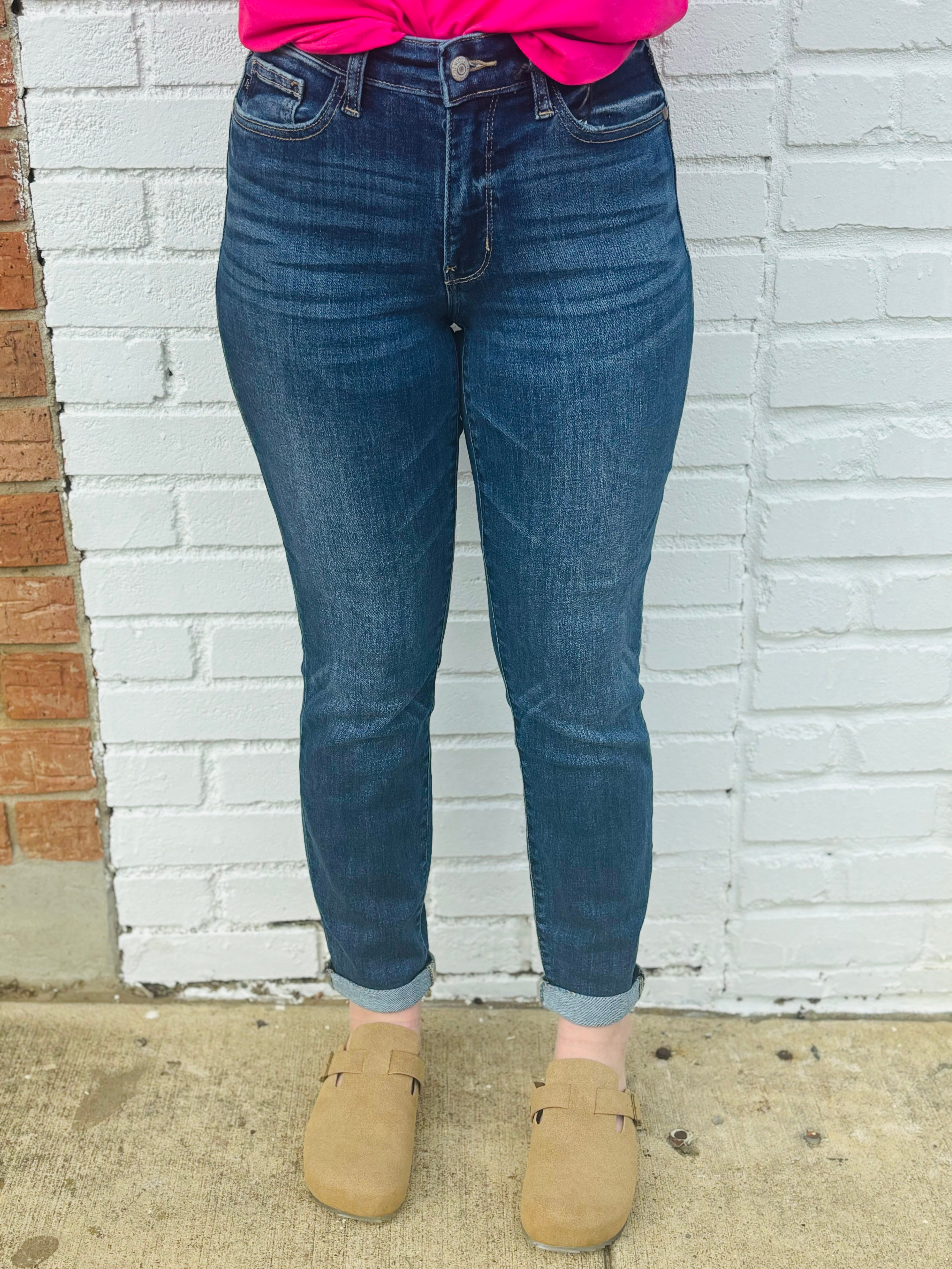 Judy Blue Mid-Rise Cuffed Boyfriend Jean