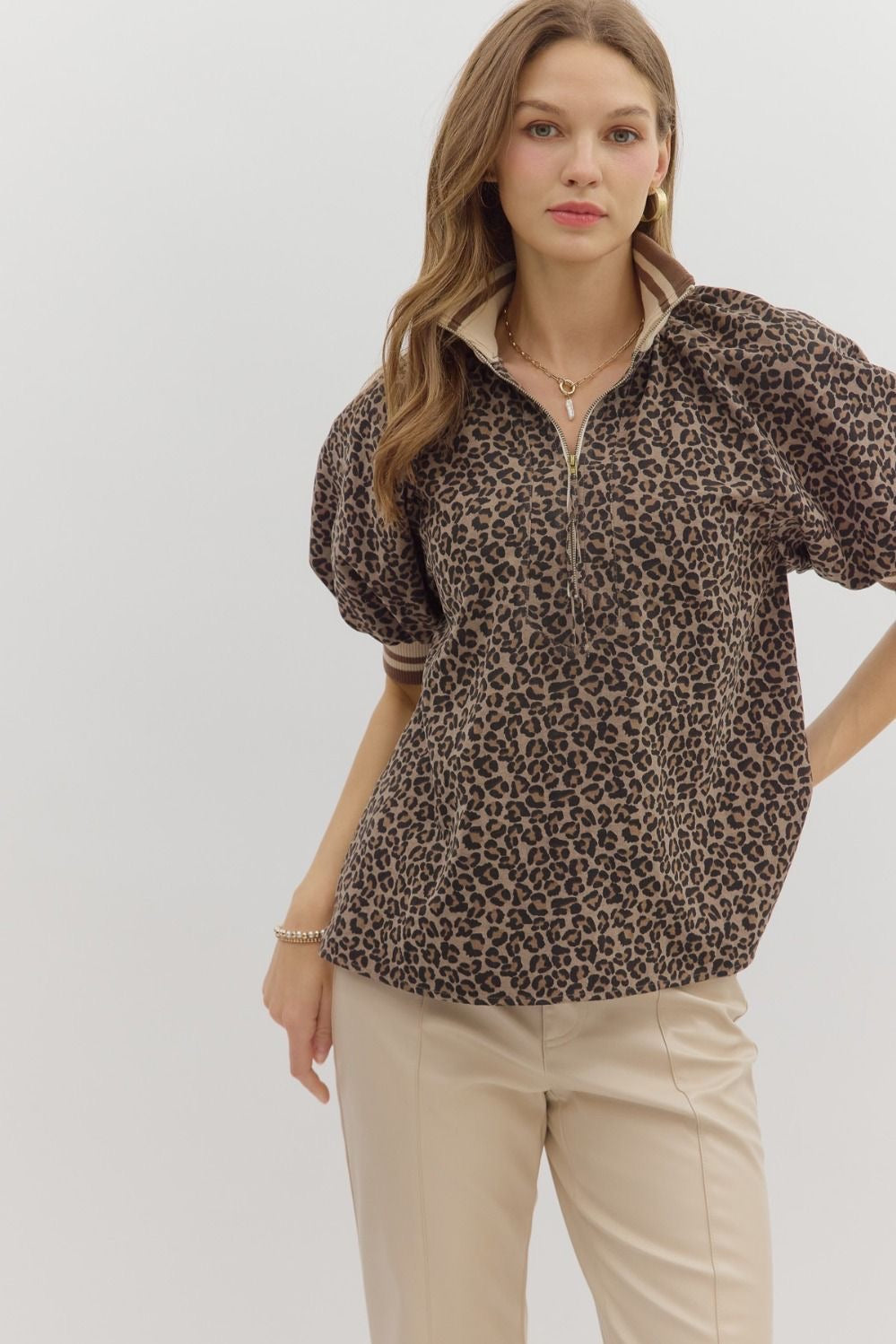 Leopard pattern short puff sleeve half-zip top
