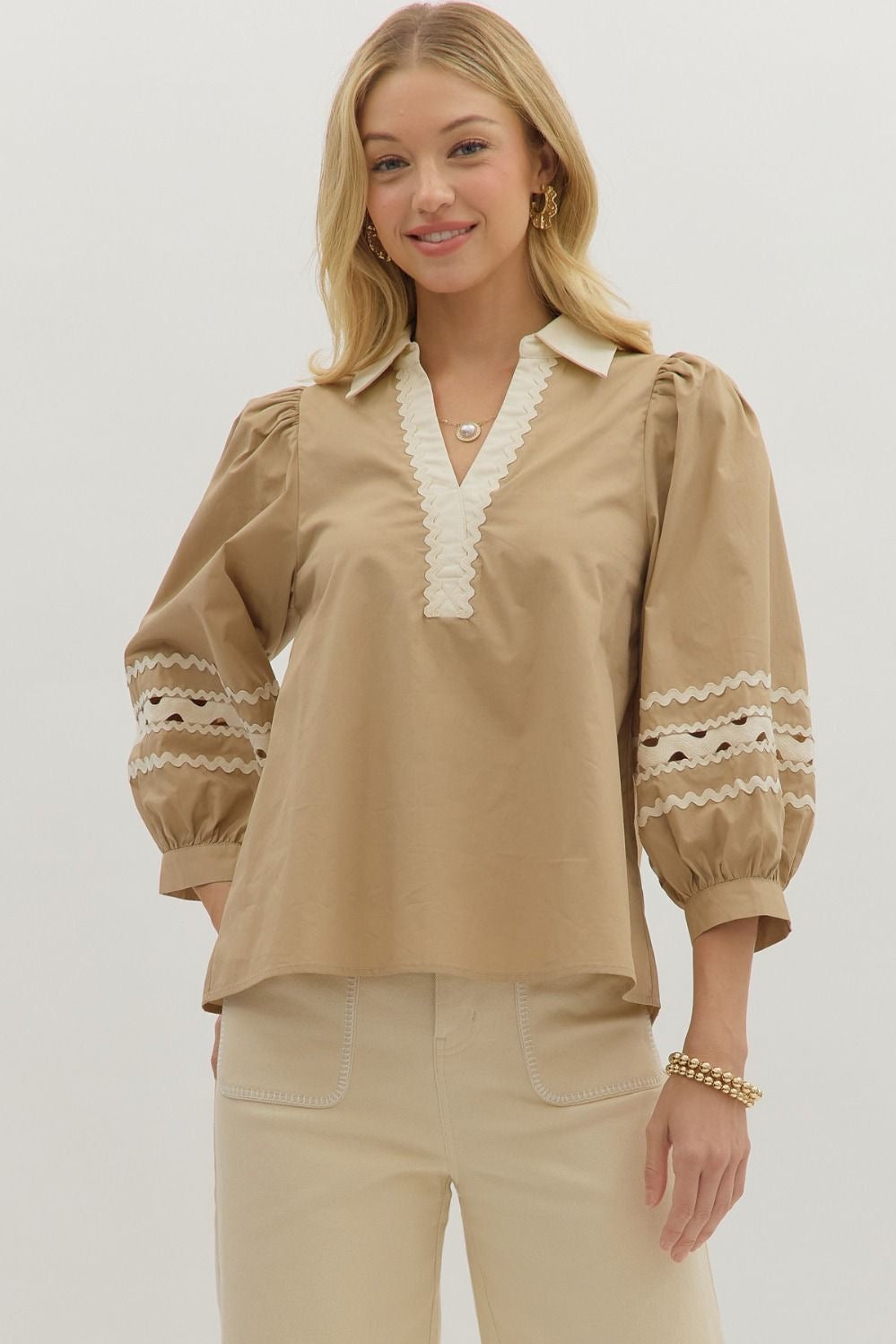 Taupe and cream rickrack 3/4 puff sleeve top