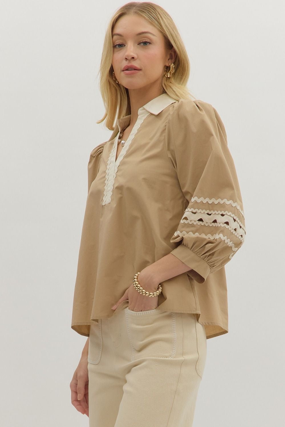 Taupe and cream rickrack 3/4 puff sleeve top